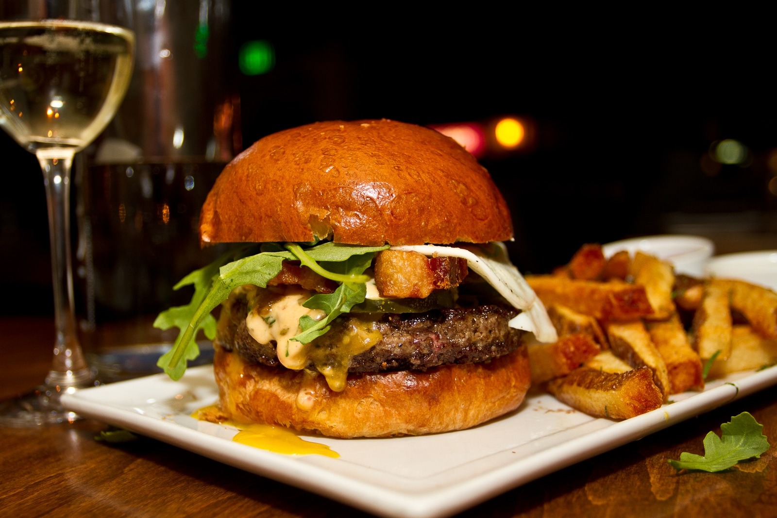 Rustic Burger avec frites maison