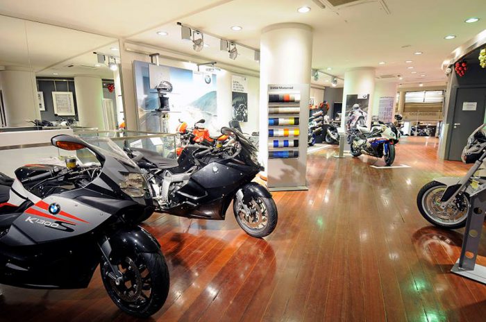 showroom moto