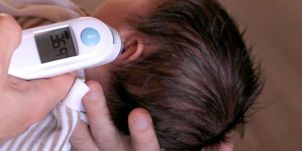 Comment surveiller la température de bébé